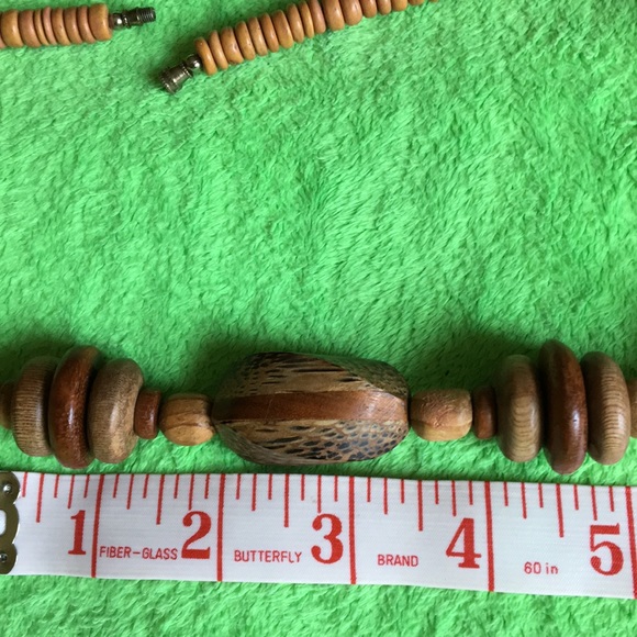 Wood necklace - Picture 8 of 8